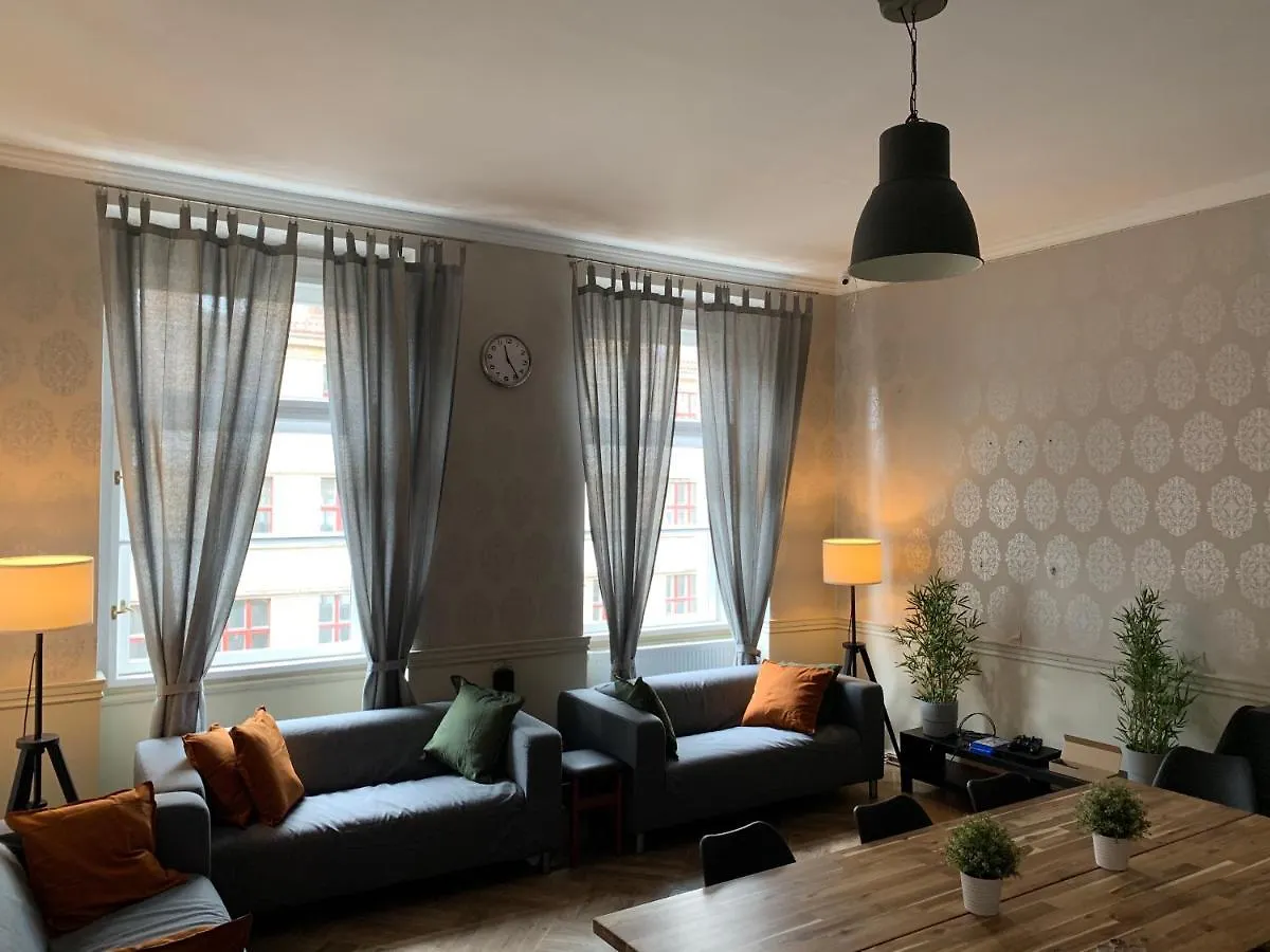 Hostel Onefam Old Town