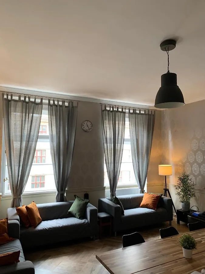 Hostel Onefam Old Town Praha 0*,